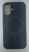 כיסוי גב Blaze Hybrid Silk MagSafe לסמארטפון IPhone 17 צבע שחור כיסוי גב Blaze Hybrid Silk MagSafe לסמארטפון IPhone 17 צבע שחור